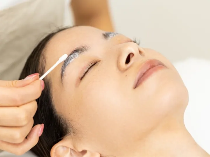 クリーム（2液）を拭き取ります。