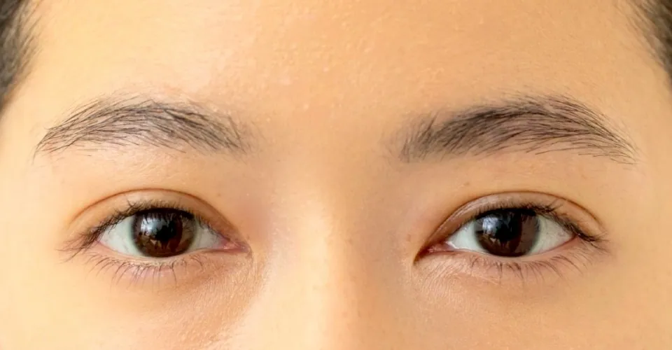 EYEBROW LIFT アイブロウリフト（パーマ） 美しい眉の毛流れ BEFORE