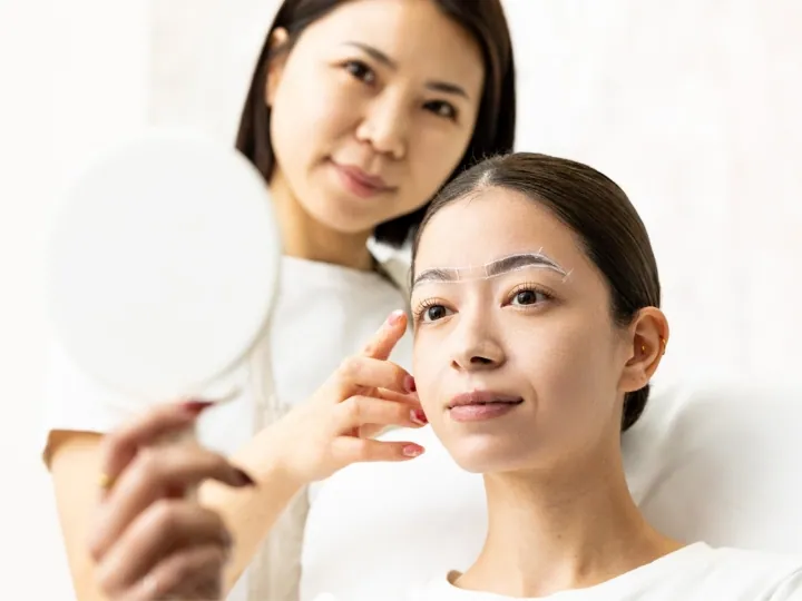 一度起きていただき、起きた状態で正面からもデザインを確認し、微調整をさせていただきます。