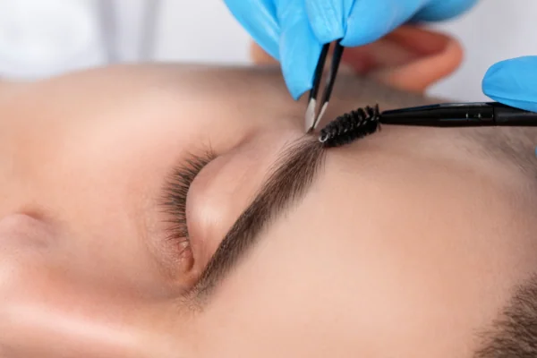 日本人の骨格を知り尽くしたアイブロウデザイナーの技術