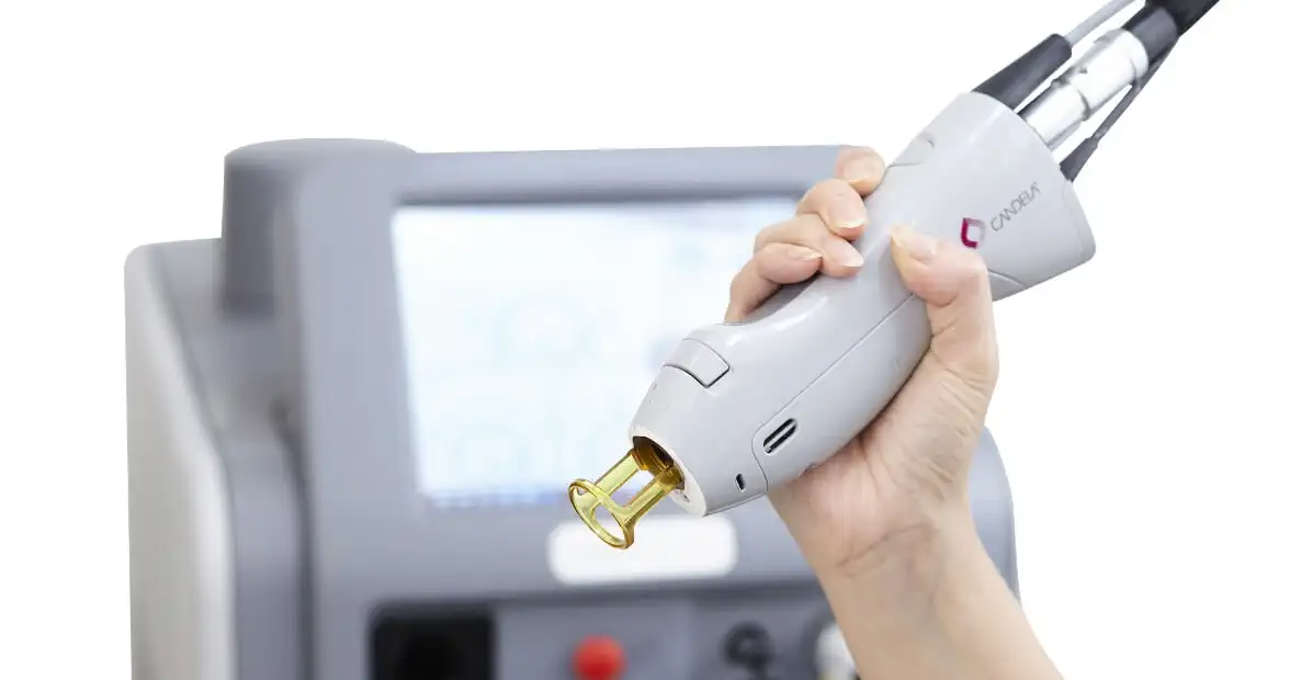 脱毛効果が高いアレキサンドライトレーザー（755nm）搭載