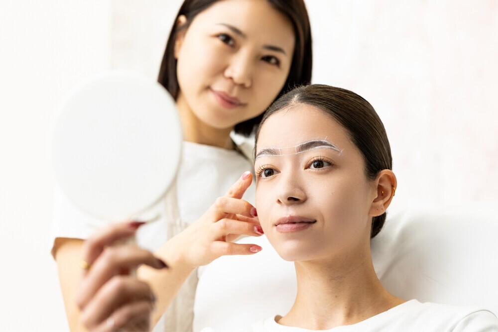 眉毛 脱色しすぎた